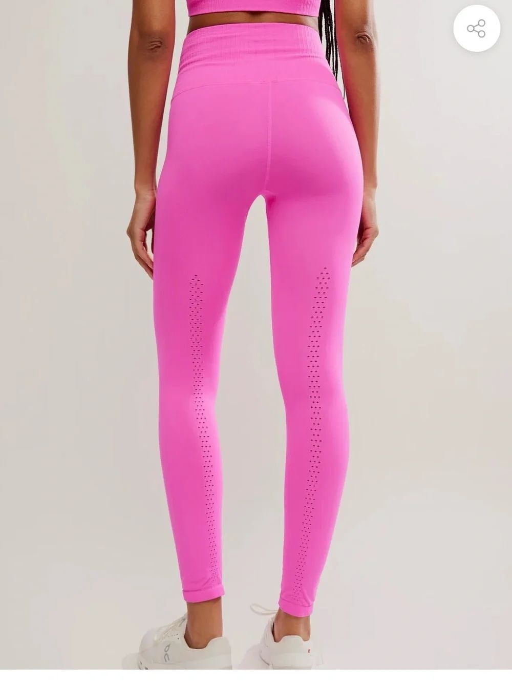 FREE PEOPLE GOOD KARMA LEGGING IN
FUCHSIA FLIRT